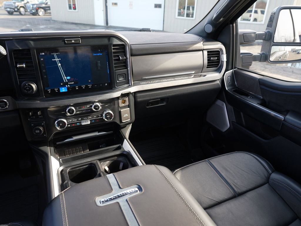 Used 2025 Ford F350 Platinum image 24