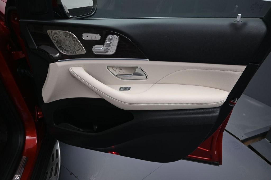 Used 2022 Mercedes-Benz GLS 450 4MATIC image 41