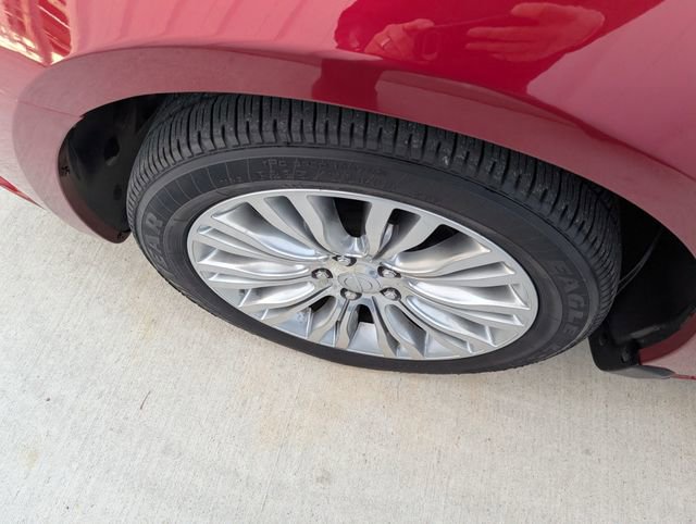 Used 2013 Chrysler 200 Limited image 9