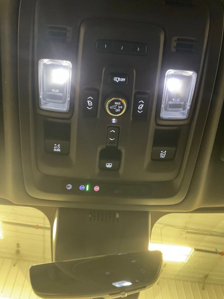 Used 2024 GMC Yukon XL Denali w/ Denali Reserve Package AWD/4WD image 23