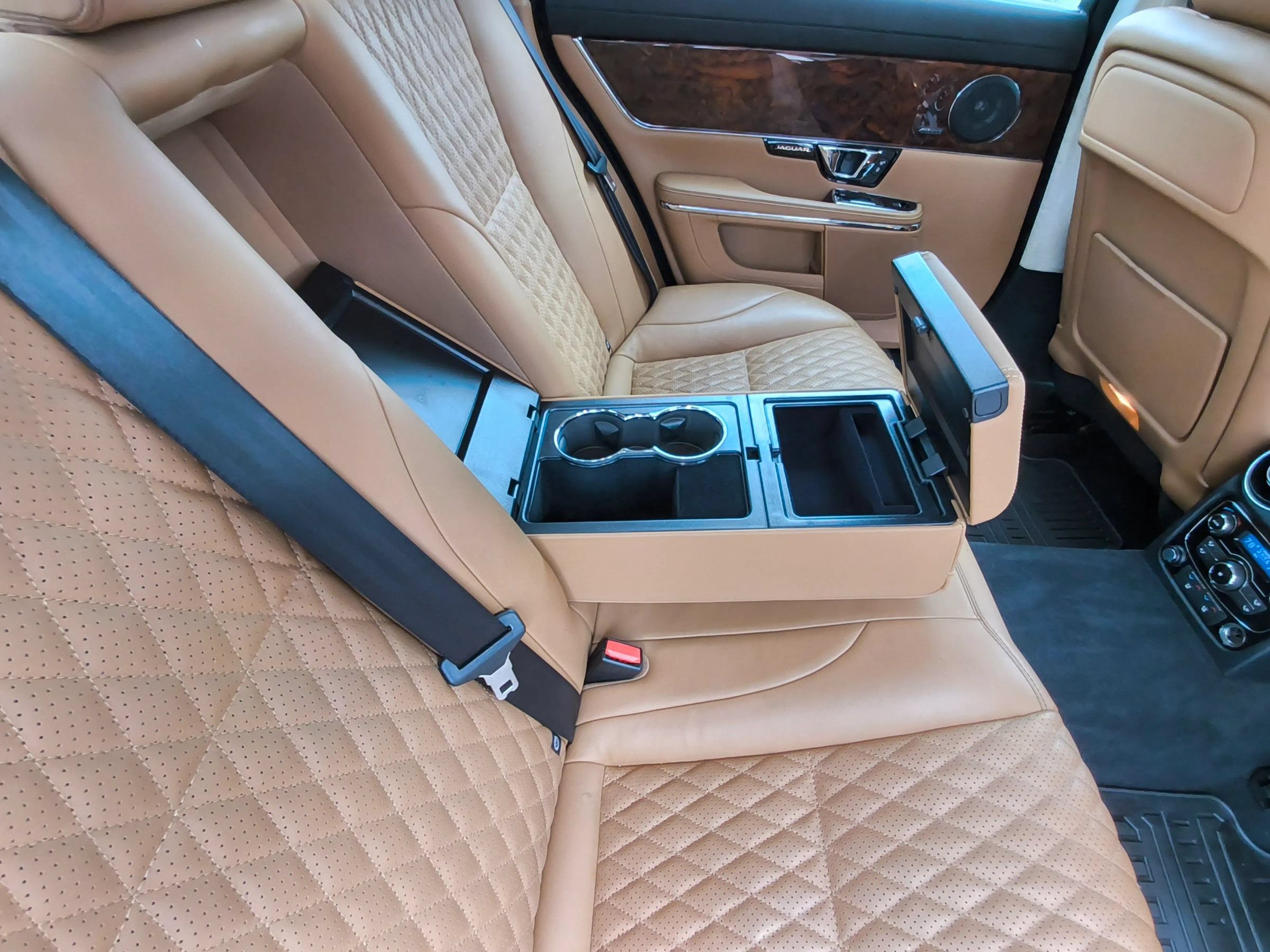 Used 2019 Jaguar XJ L Portfolio RWD image 38