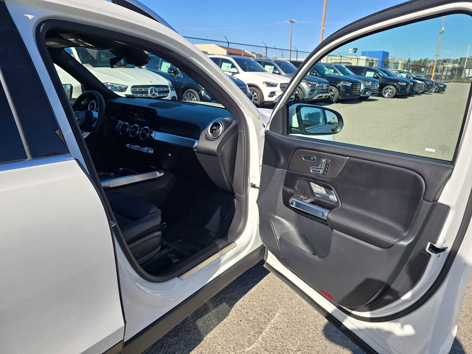 Used 2026 Mercedes-Benz GLB 250 image 12