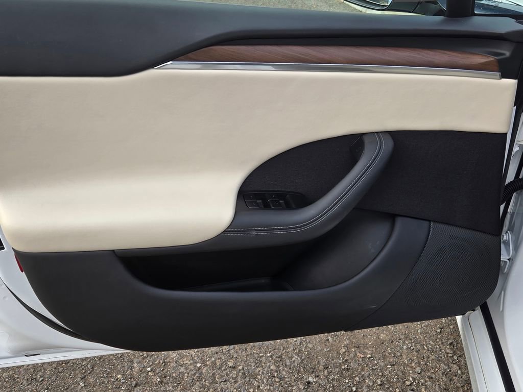 Used 2023 Tesla Model S Standard Range image 10