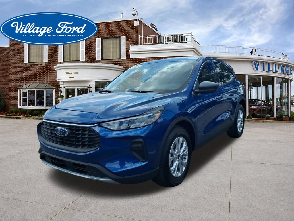 Used 2023 Ford Escape Active AWD/4WD image 1