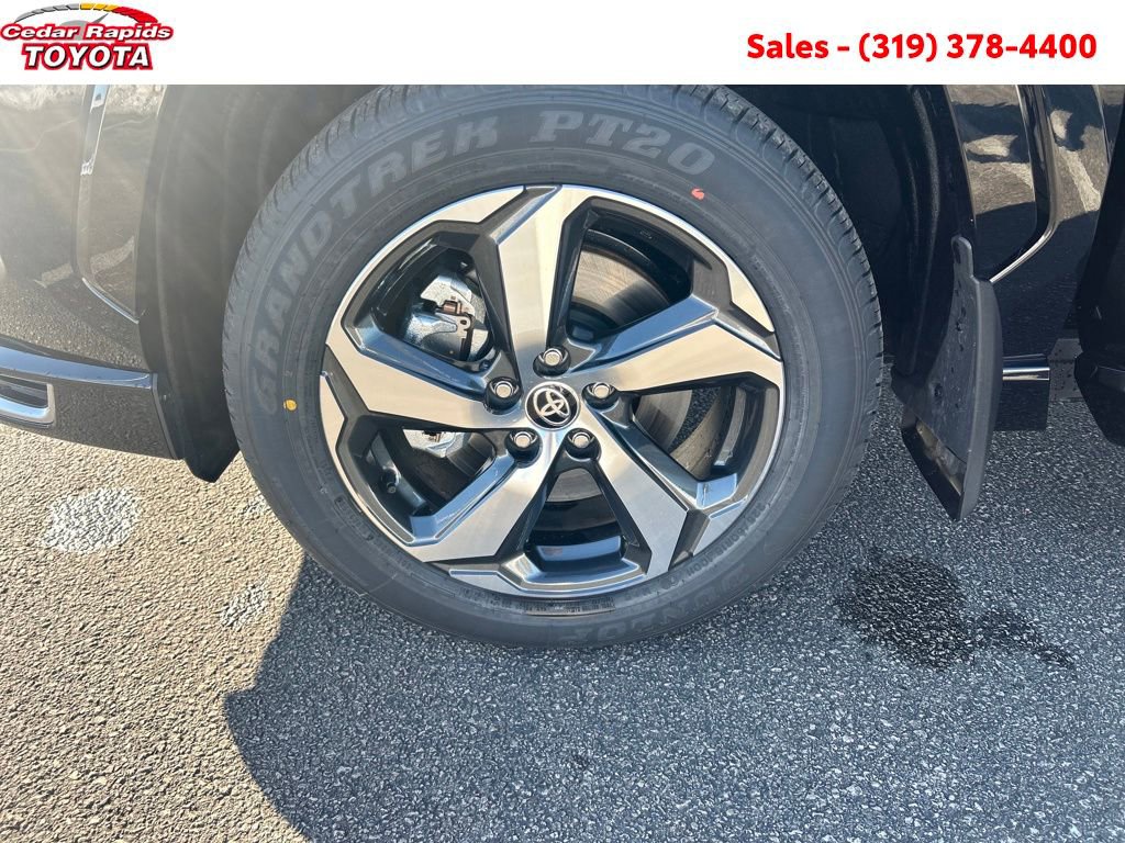 New 2025 Toyota RAV4 SE image 26