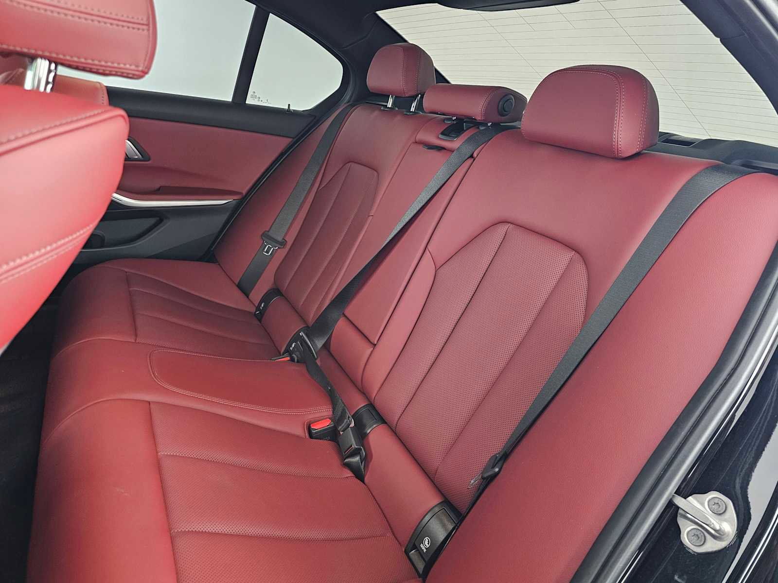 Used 2023 BMW 330i Sedan w/ Convenience Package RWD image 17