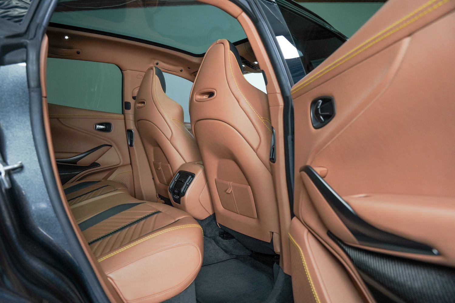 Used 2023 Aston Martin DBX 707 AWD/4WD image 36