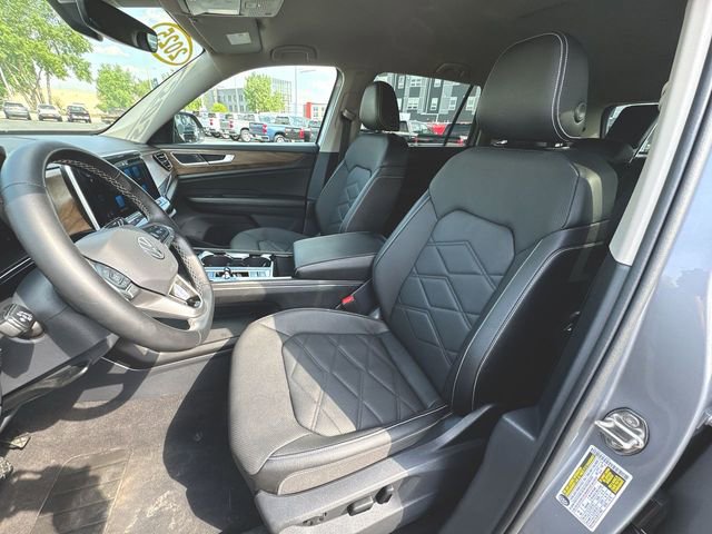Used 2025 Volkswagen Atlas SE AWD/4WD image 18