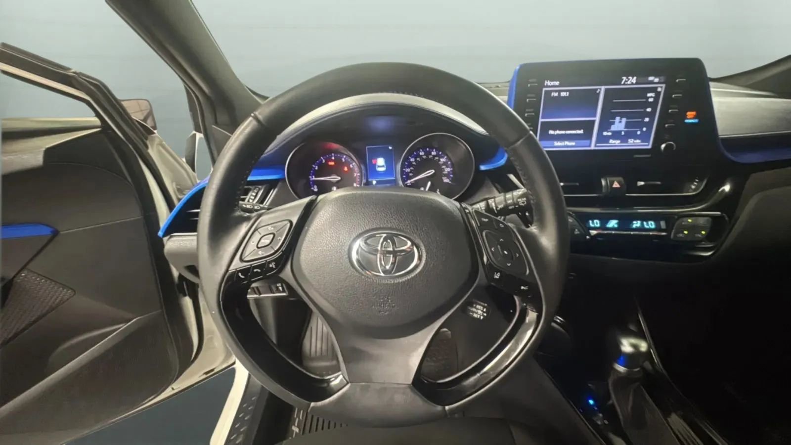 Used 2021 Toyota C-HR XLE FWD image 19
