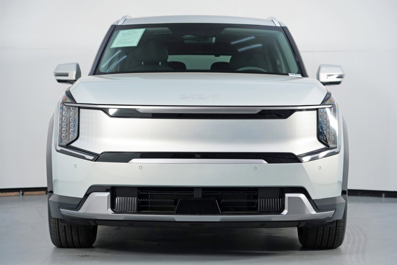 Used 2026 Kia EV9 Land image 7