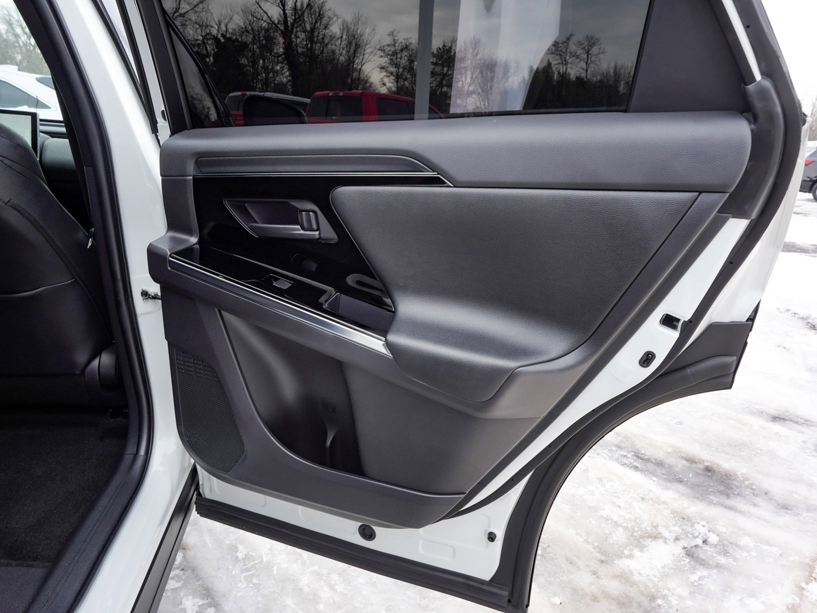 Used 2023 Toyota bZ4X Limited image 13