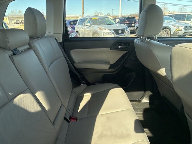 Used 2016 Subaru Forester 2.5i Touring w/ Eyesight & Navigation System image 22