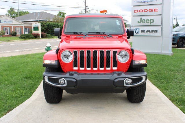 Used 2022 Jeep Wrangler Unlimited Sahara AWD/4WD image 6
