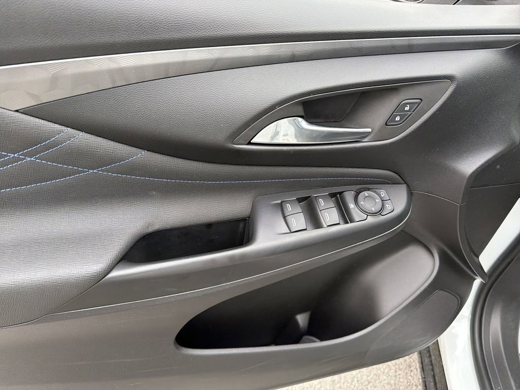 Used 2025 Buick Envista Sport Touring FWD image 15