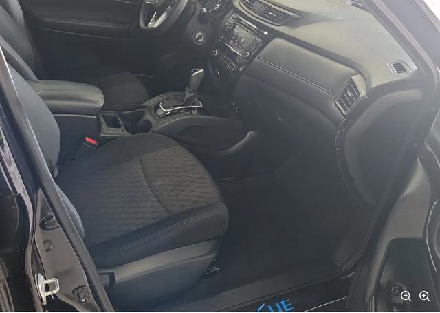 Used 2019 Nissan Rogue S image 7