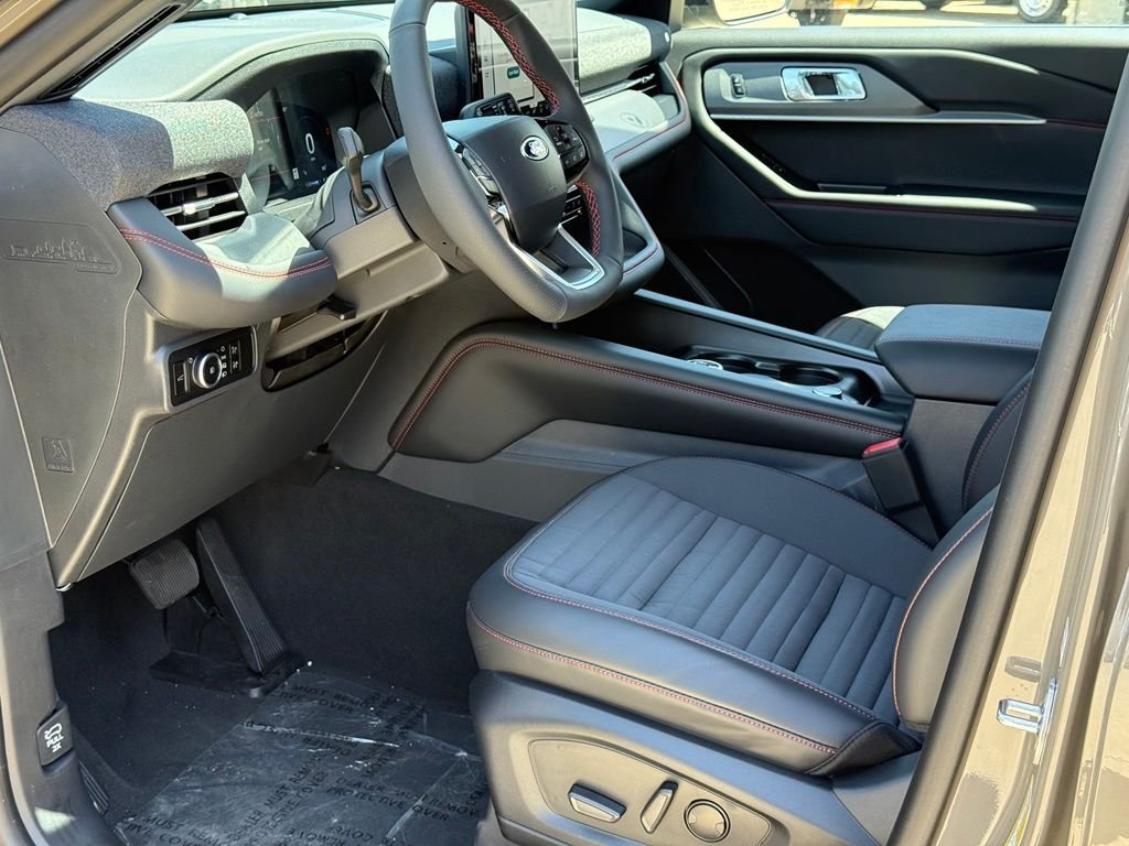New 2026 Ford Explorer ST-Line w/ ST-Line Street Pack RWD image 5