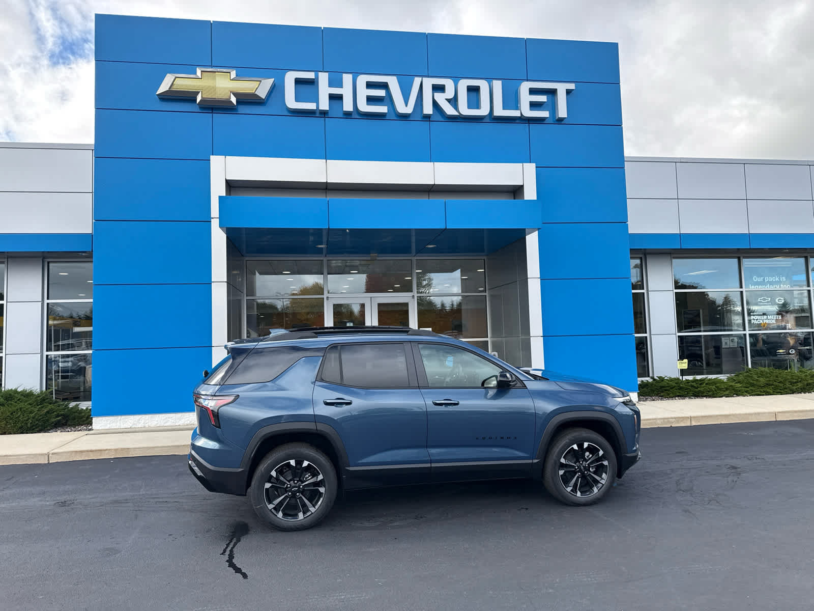 New 2027 Chevrolet Equinox RS w/ Safety and Technology Package AWD/4WD image 13