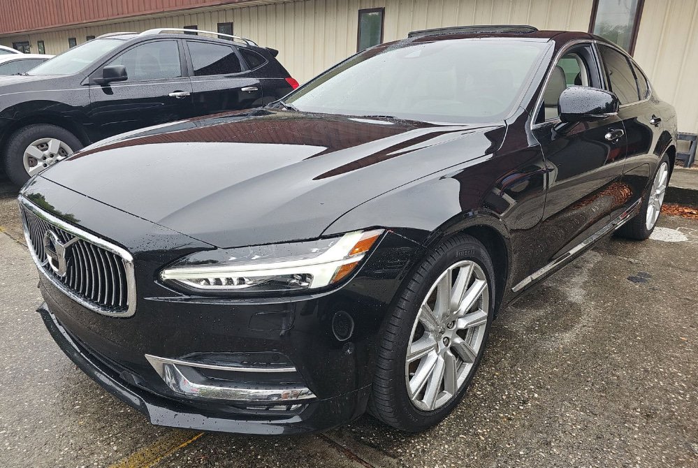 Used 2017 Volvo S90 T6 Inscription w/ Vision Package AWD/4WD image 3