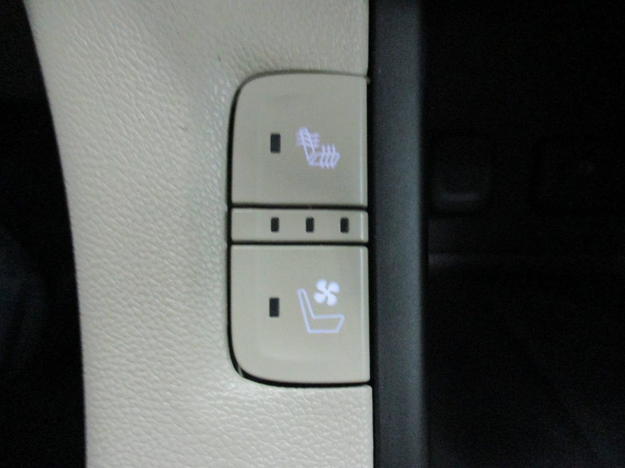 Used 2018 GMC Acadia Denali w/ Technology Package image 28