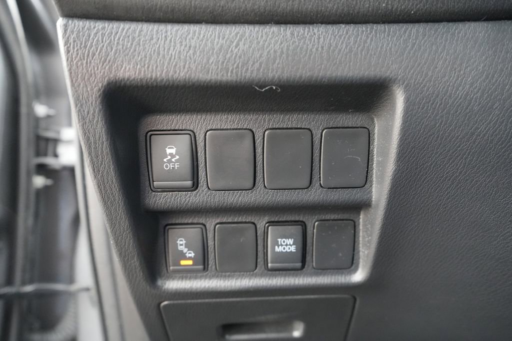 Used 2019 Nissan Pathfinder SV image 27