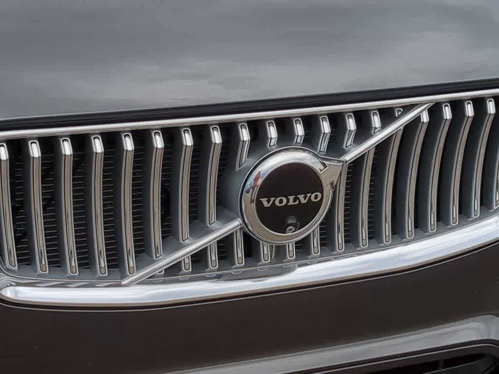 Certified 2024 Volvo XC90 B6 Plus w/ Protection Package Premier AWD/4WD image 11