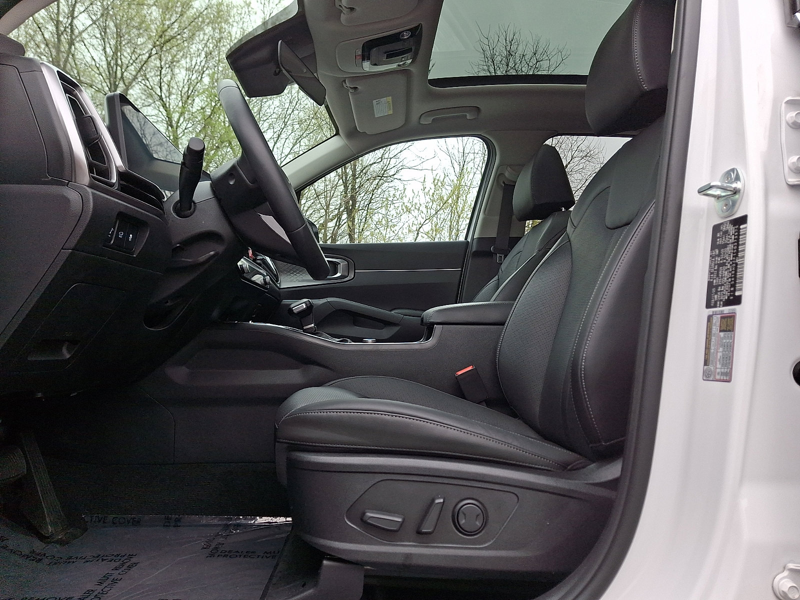 Used 2025 Kia Sorento EX w/ Panoramic Sunroof Package image 14