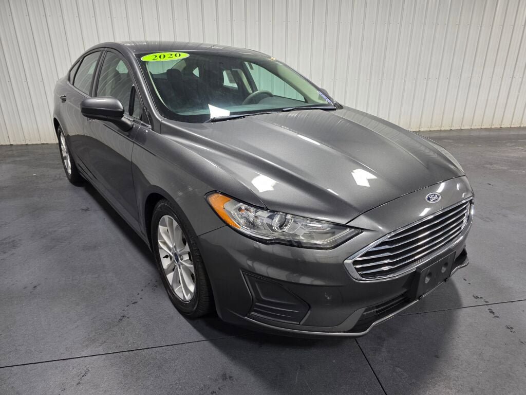 Used 2020 Ford Fusion SE FWD image 2