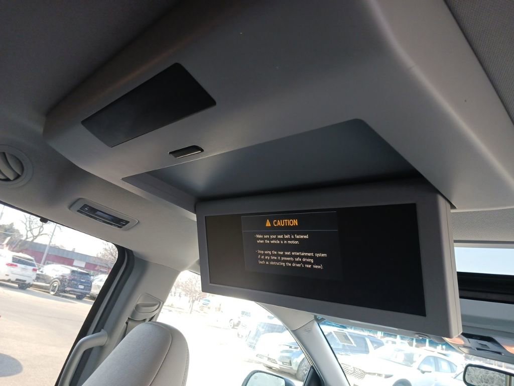 Used 2015 Toyota Sienna XLE Premium image 21