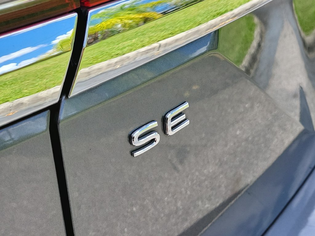 Certified 2024 Volkswagen Atlas SE FWD image 5