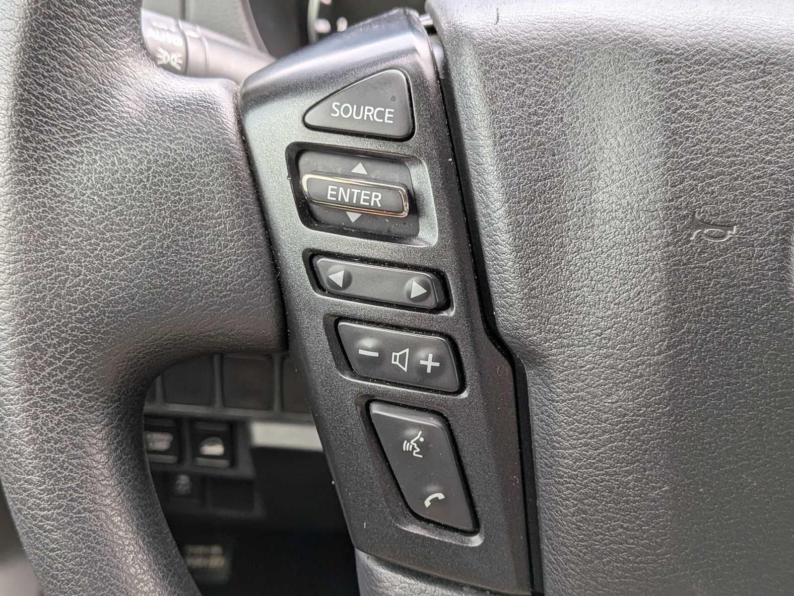 Used 2022 Nissan Frontier SV AWD/4WD image 22