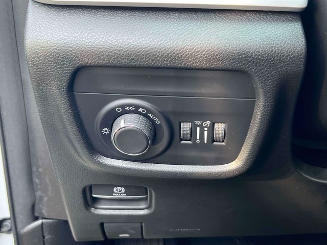 Used 2023 Jeep Grand Cherokee L Laredo AWD/4WD image 20