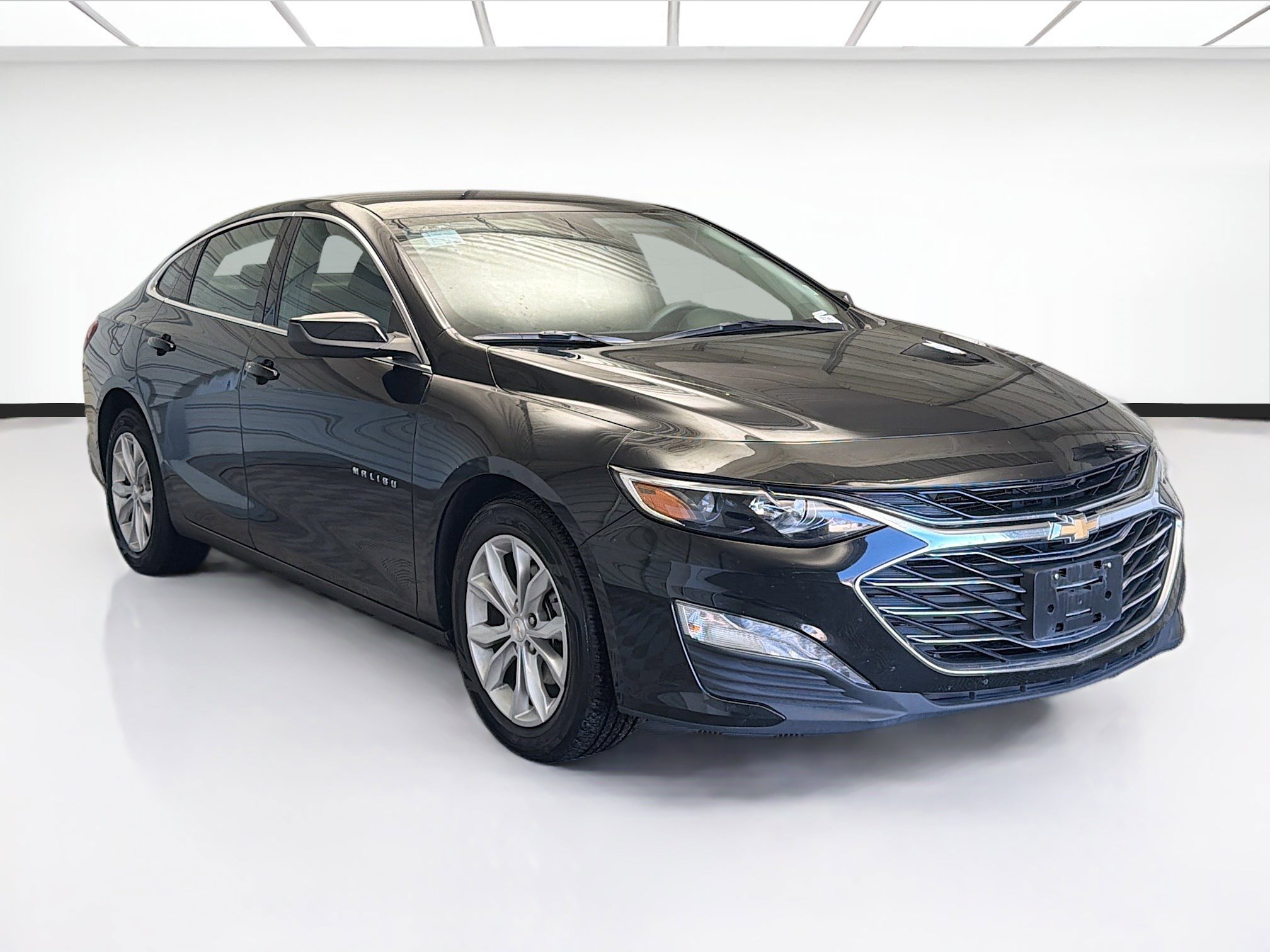 Used 2024 Chevrolet Malibu LT image 3