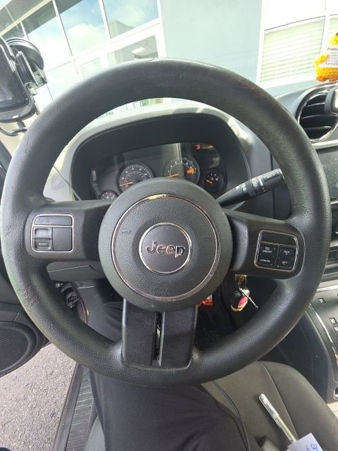 Used 2016 Jeep Compass Sport w/ Power Value Group image 12