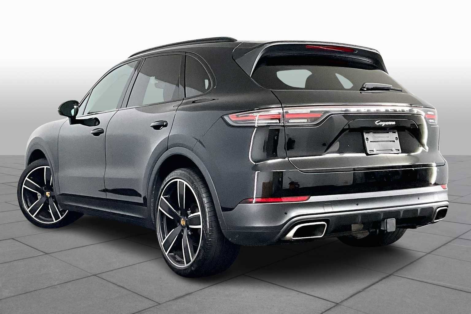Used 2022 Porsche Cayenne image 21