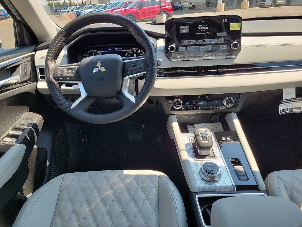 New 2025 Mitsubishi Outlander SEL image 8
