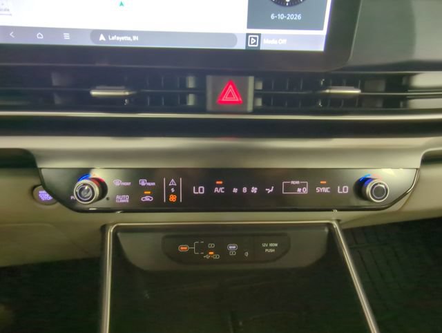 Used 2025 Kia Carnival SX Prestige FWD image 24