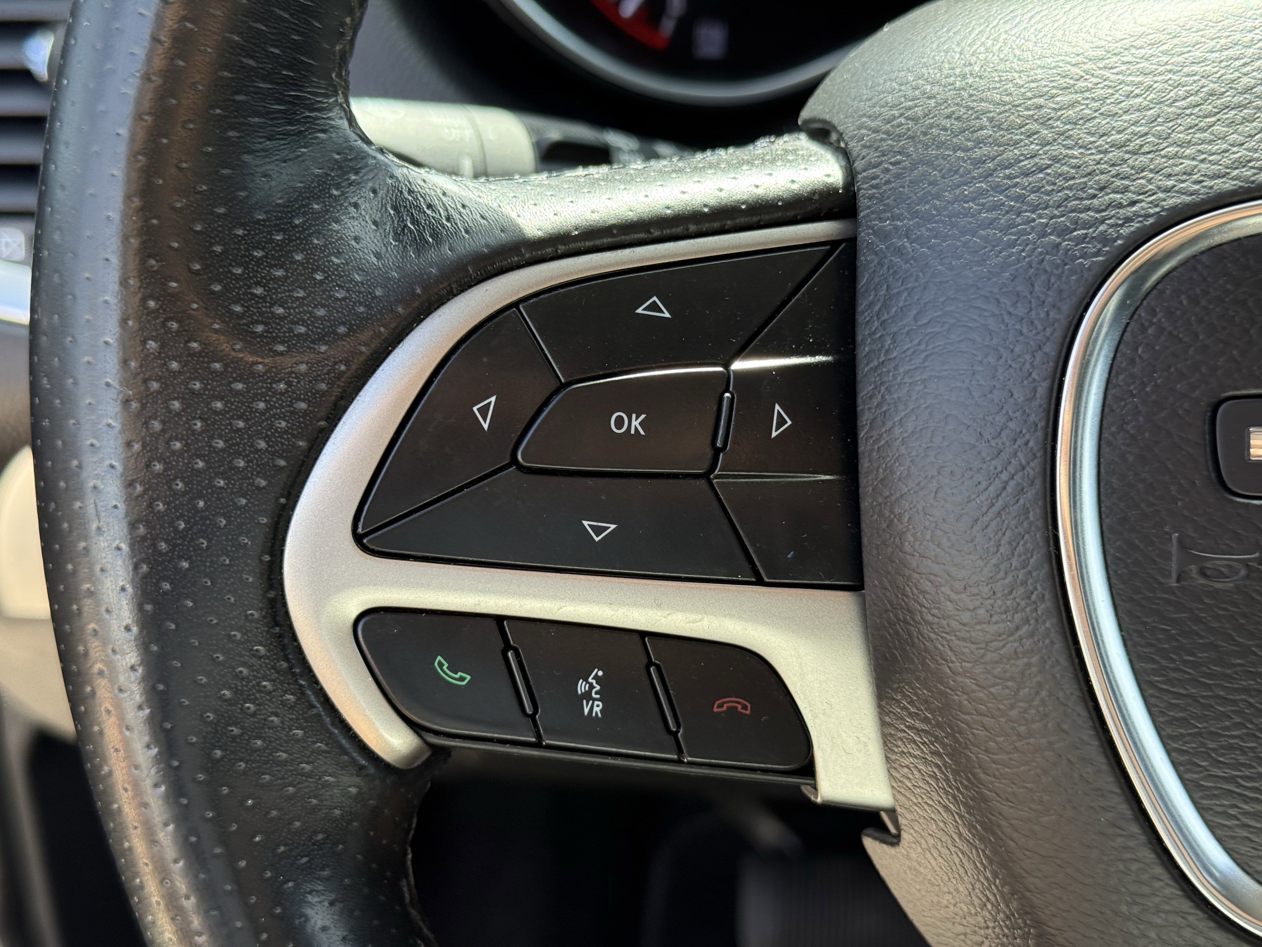 Used 2020 Dodge Durango SXT w/ 3rd Row Seating Group image 16