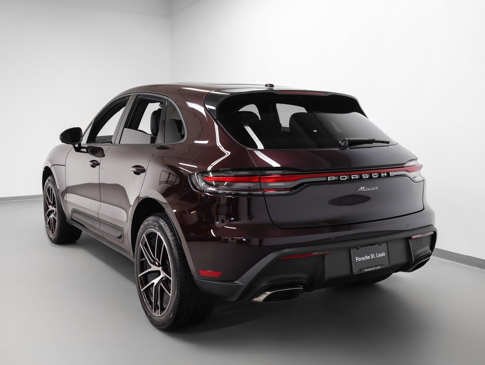 New 2026 Porsche Macan image 3