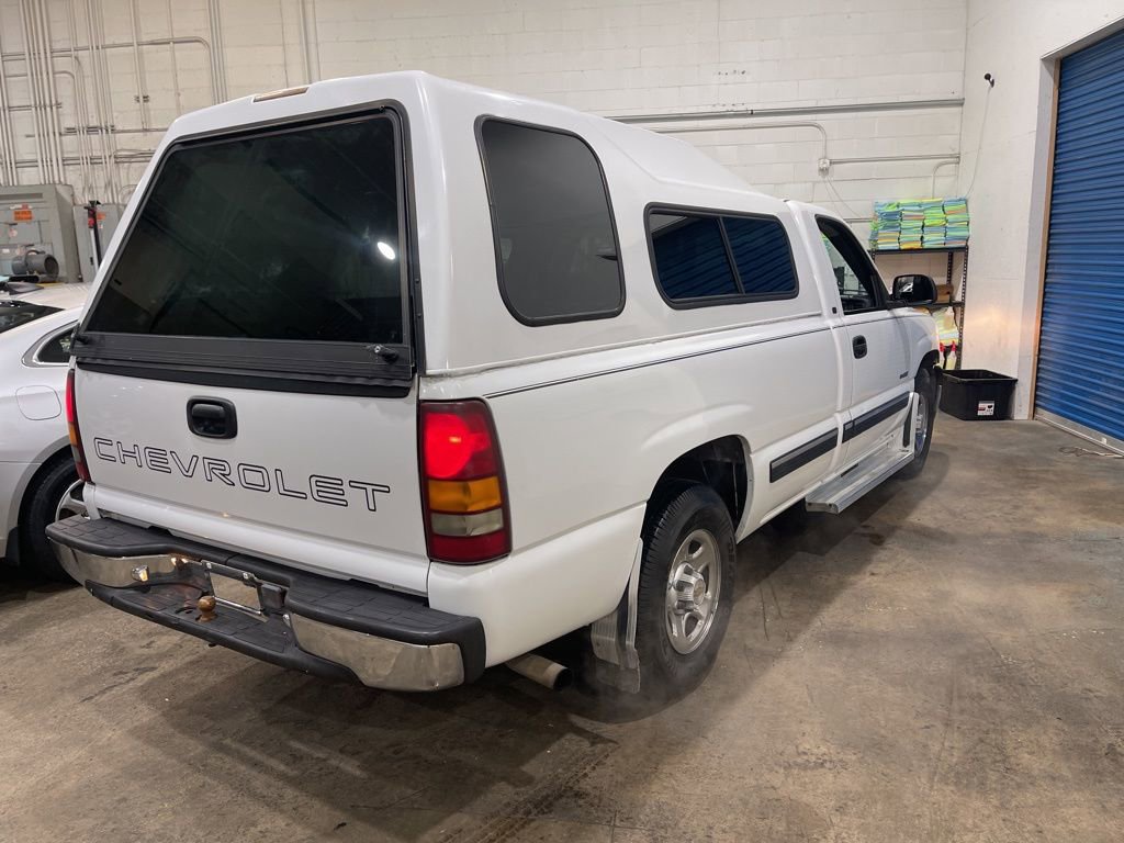 Used 2000 Chevrolet Silverado 1500 Base w/ Exterior Appearance Pkg image 4