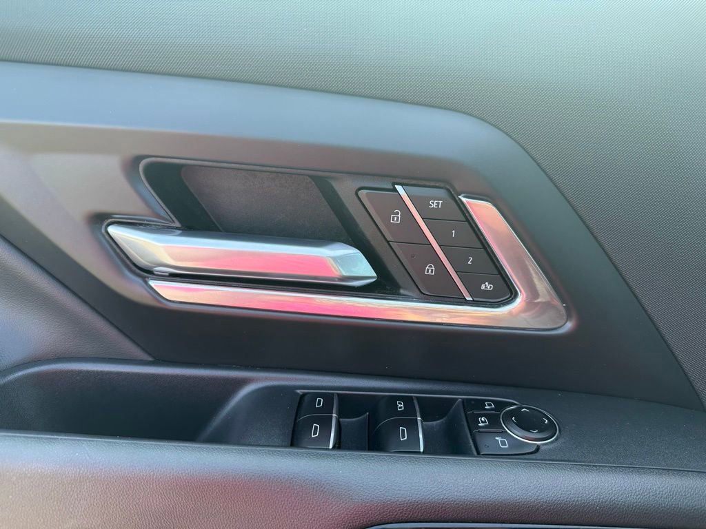 Used 2025 Chevrolet Silverado EV RST image 26