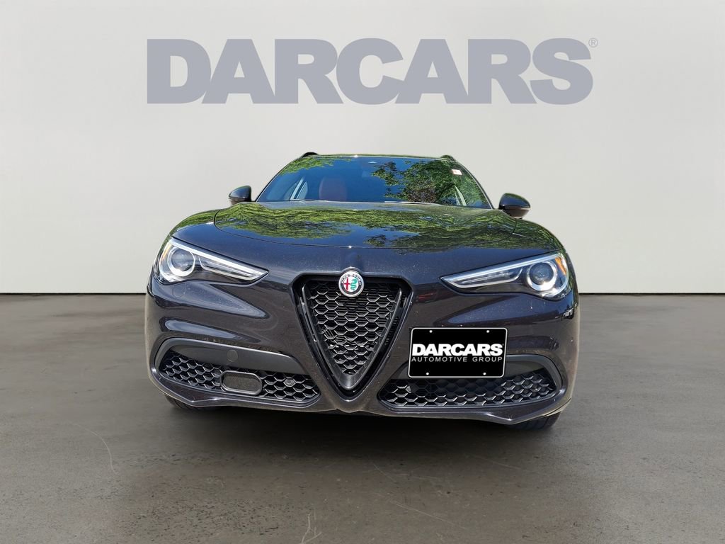 Used 2023 Alfa Romeo Stelvio Veloce AWD/4WD image 2