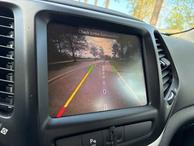 Used 2016 Jeep Cherokee Limited w/ Luxury Group image 32