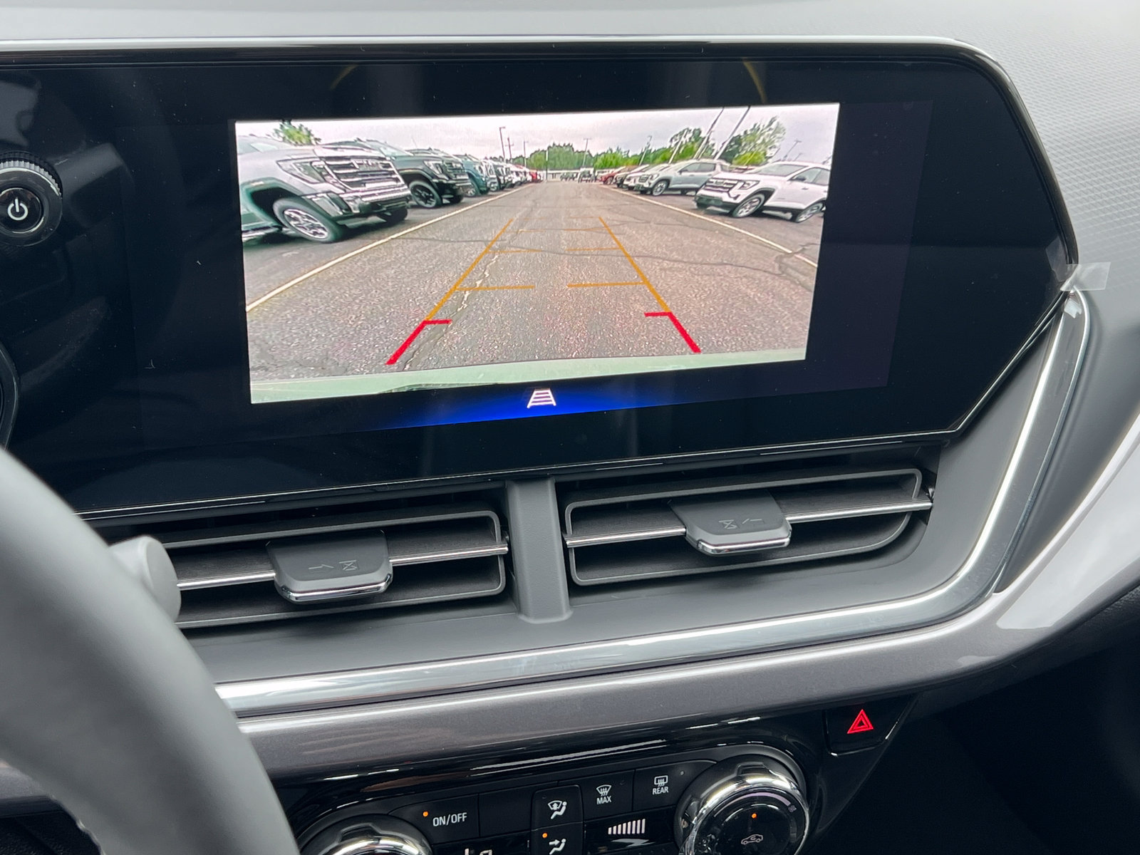 New 2026 Chevrolet Trax ACTIV w/ Sunroof Package FWD image 23