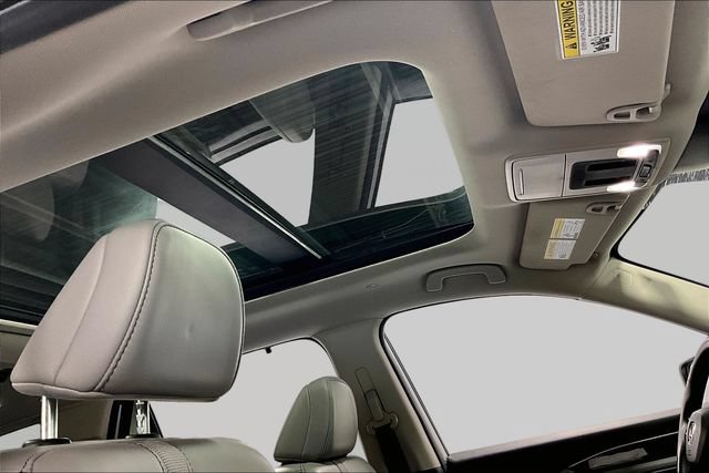 Used 2024 Honda Pilot Touring image 4