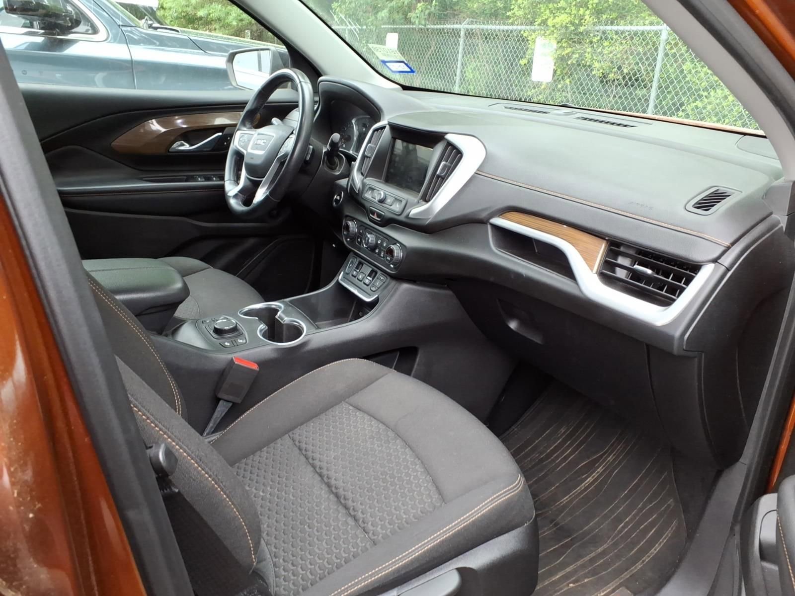 Used 2019 GMC Terrain SLE w/ Driver Convenience Package image 9