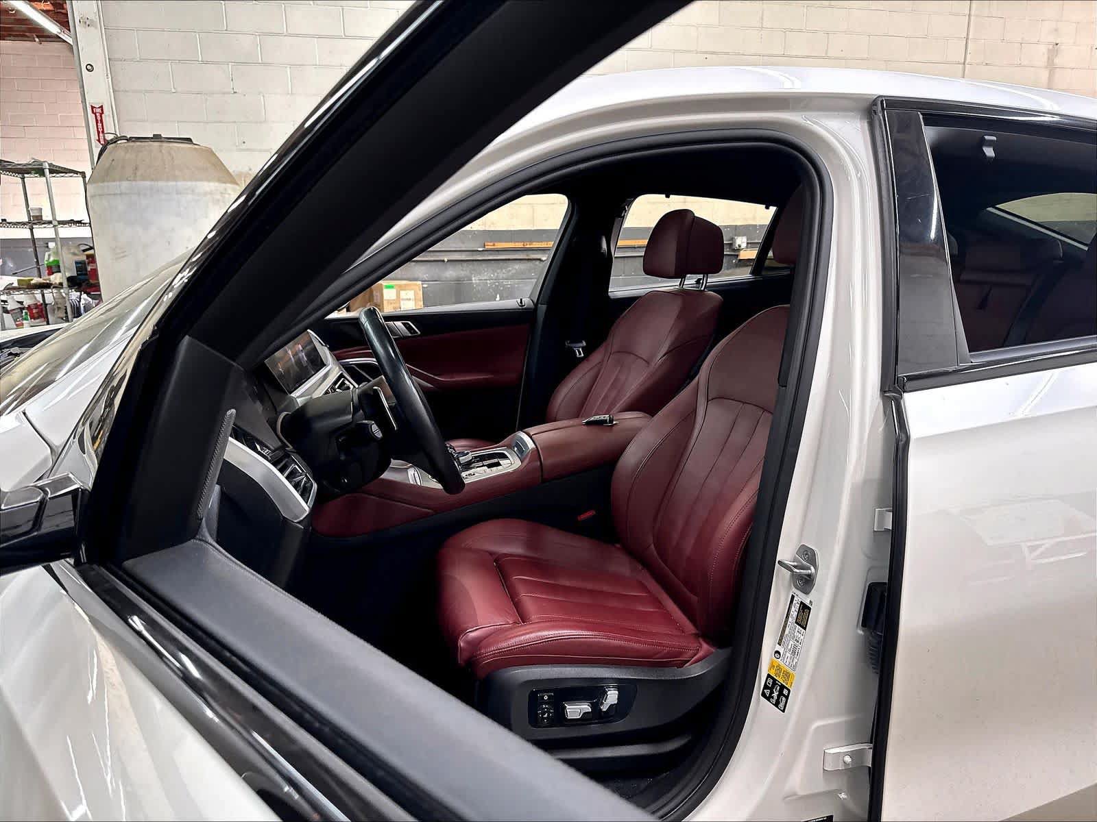 Used 2022 BMW X6 xDrive40i w/ M Sport Package AWD/4WD image 27