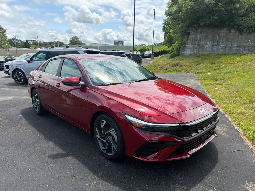 Used 2025 Hyundai Elantra SEL