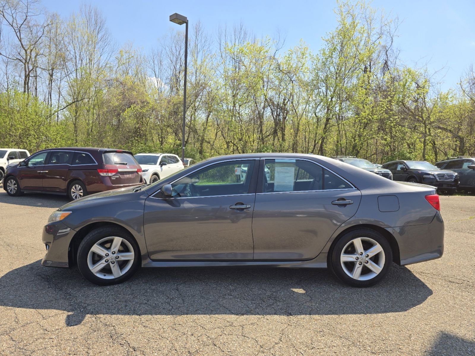 Used 2013 Toyota Camry SE w/ Convenience Pkg image 9