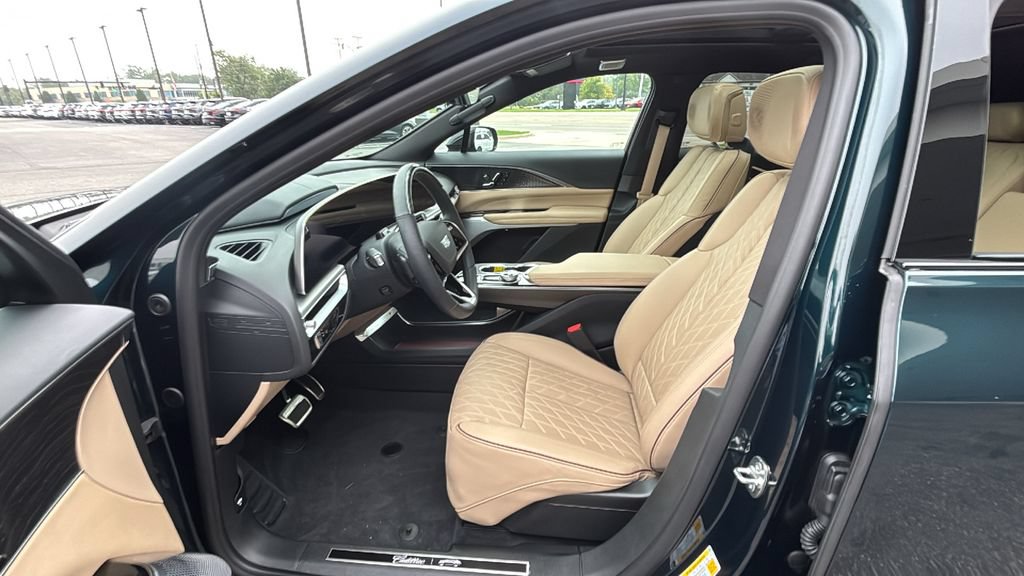 Used 2026 Cadillac Lyriq Signature Luxury w/ Nappa Leather Package AWD/4WD image 32