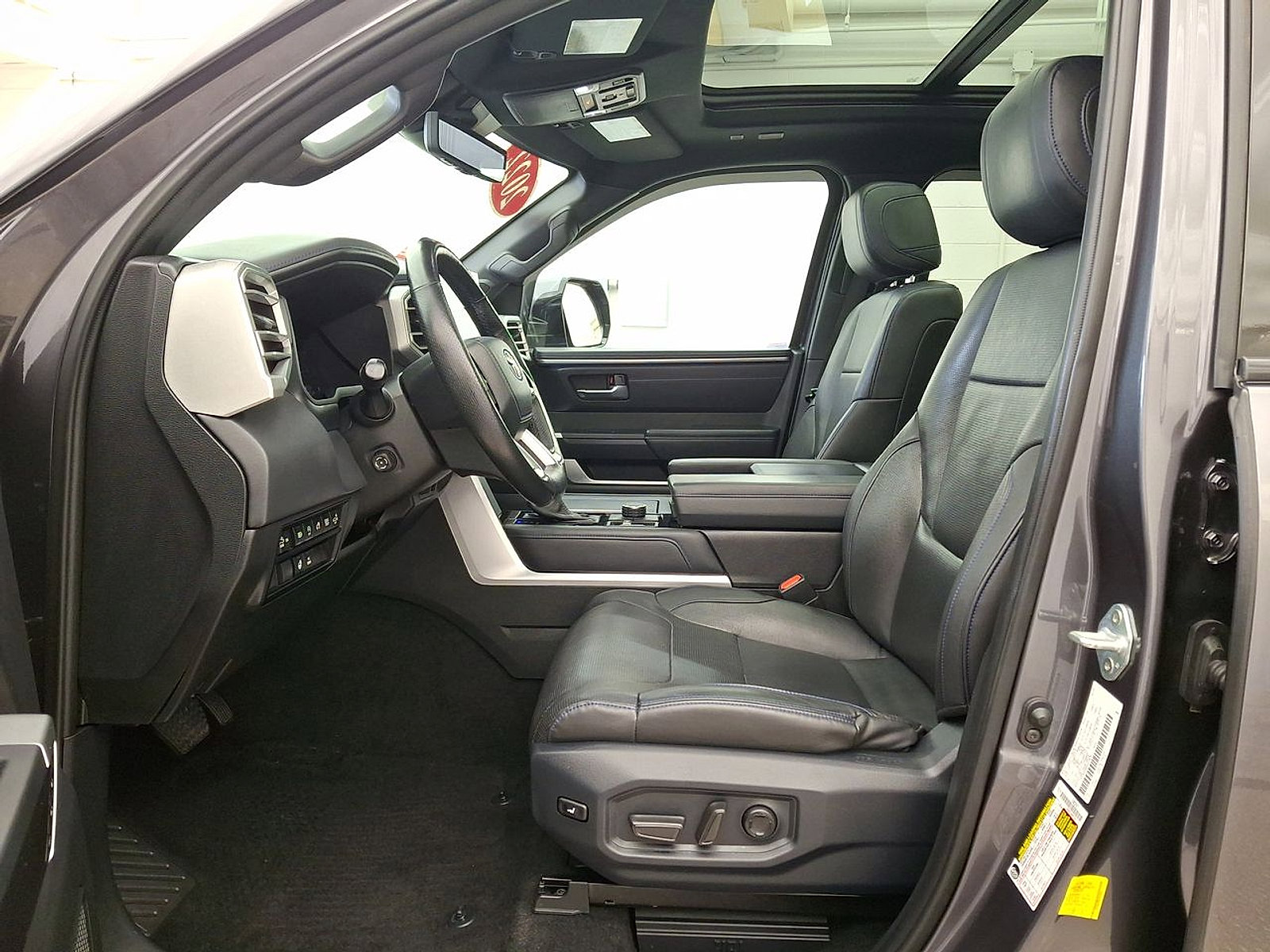 Used 2022 Toyota Tundra Platinum image 11